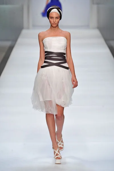 Look 1
